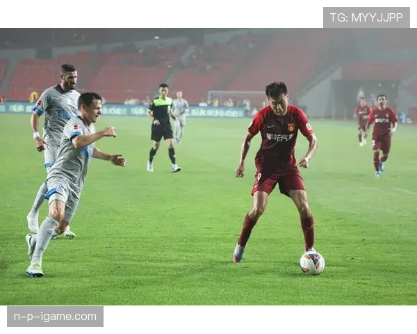 沙尔克强化边路进攻，强势重返胜利轨道