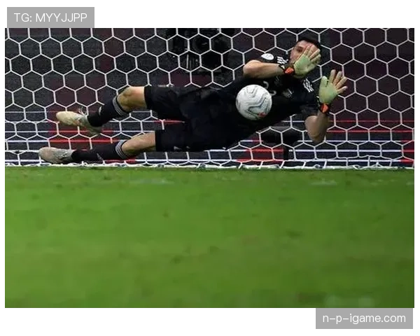 马丁内斯扑点神技渐显，状态火热助球队争胜