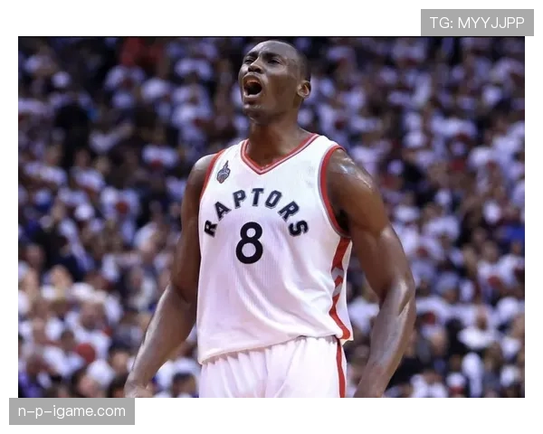 乔丹·汤普森训练完直接啃鸡胸肉，这自律程度我连看都不敢看